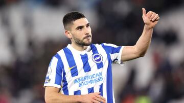 LONDON, ENGLAND - DECEMBER 01: Neal Maupay of Brighton celebrates at full time during the Premier League match between West Ham United and Brighton & Hove Albion at London Stadium on December 01, 2021 in London, England. (Photo by Alex Pantling/Getty Images)
