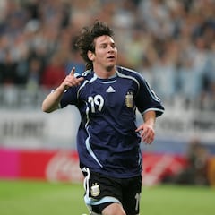 Messi, a 19 años de su debut en Copas del Mundo