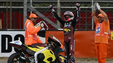 Dixon domina la lluvia