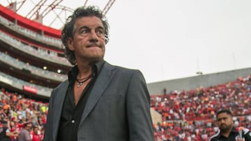 La búsqueda de técnico continúa. La directiva del Atlas sostiene reuniones con los candidatos. Y este martes tocó turno al argentino Ruben Omar Romano.