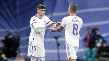 Kroos y Valverde, durante un partido del Real Madrid.