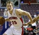 Kyle Singler fulmina a los Hawks con dos triples decisivos