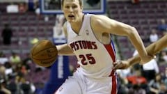 Kyle Singler fulmina a los Hawks con dos triples decisivos