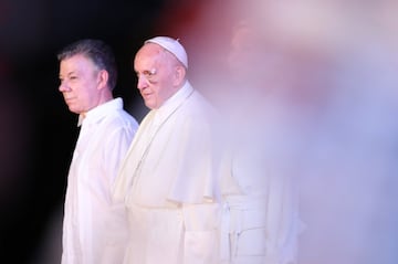 El Papa Francisco recorrió Bogotá, Villavicencio, Medellín y Cartagena con su mensaje de paz y reconciliación. Una visita emotiva para practicantes y no creyentes.