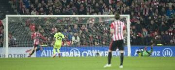 Aduriz marca el 2-4.