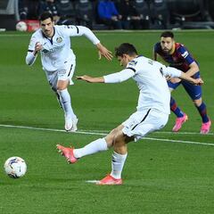 Medio equipo está al borde de la sanción
