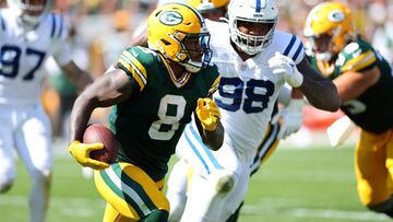 GREEN BAY, WISCONSIN - SEPTEMBER 15: Josh Jacobs #8 of the Green Bay Packers runs with the ball against the Indianapolis Colts during the second quarter at Lambeau Field on September 15, 2024 in Green Bay, Wisconsin. Stacy Revere/Getty Images/AFP (Photo by Stacy Revere / GETTY IMAGES NORTH AMERICA / Getty Images via AFP)