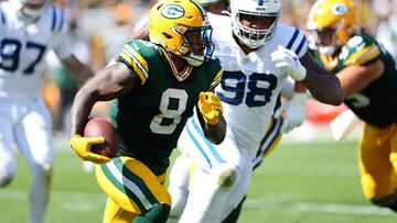 GREEN BAY, WISCONSIN - SEPTEMBER 15: Josh Jacobs #8 of the Green Bay Packers runs with the ball against the Indianapolis Colts during the second quarter at Lambeau Field on September 15, 2024 in Green Bay, Wisconsin. Stacy Revere/Getty Images/AFP (Photo by Stacy Revere / GETTY IMAGES NORTH AMERICA / Getty Images via AFP)