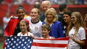 El nuevo presidente de los Estados Unidos es un asiduo aficionado al f&uacute;tbol y defensor de la igualdad salarial, por lo que incluso ya lanz&oacute; un ultim&aacute;tum a U.S. Soccer.