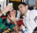 Más de un centenar de fans reciben al Madrid en Barcelona