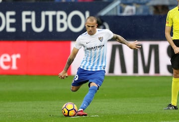 El delantero canario ha superado las expectativas en su año en el Málaga tras dejar el Barcelano donde fue canterano. Es el delantero titular para Celades.