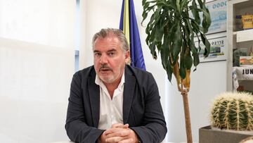 El presidente del Cádiz, Manuel Vizcaíno, en su despacho, en una entrevista concedida a diario AS.