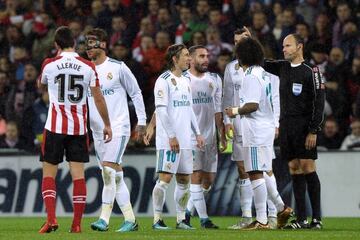 Real Madrid’s Sergio Ramos is sent off by referee Antonio Mateu Lahoz.