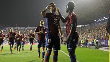 Morales deja al Levante en Primera