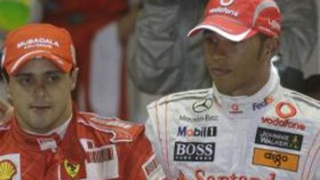 <b>ENERVADO.</b> El piloto inglés Lewis Hamilton, reconoció su enfado tras la sesión de calificación del Gran Premio de Singapur, y señaló que le enerva no haber sido pole después de que Felipe Massa le arrebatese la primera plaza en el último suspiro.