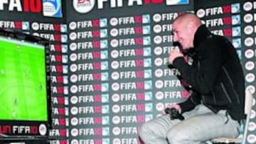 Benzema durante la disputa del "otro clásico".