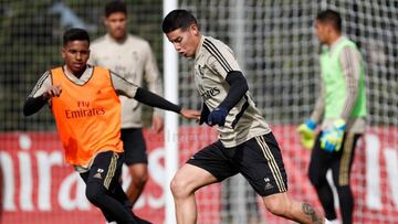 James Rodr&iacute;guez durante un entrenamiento con el Real Madrid.