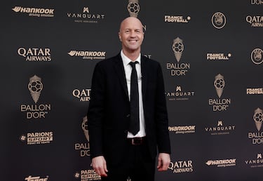 El exfutbolista y entrenador Jordi Cruyff  posa a su llegada antes de la ceremonia de entrega del Balón de Oro 2025.