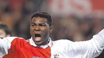 <b>PLETÓRICO. </b>Makukula celebra el gol ante el Panathinaikos, que empataba la eliminatoria.