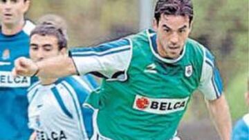 <b>MOLESTO. </b>Álvaro Novo busca una salida satisfactoria de la Real.