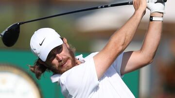 Dubai (United Arab Emirates), 13/01/2024.- Tommy Fleetwood of England tees off during the third round of the Dubai Invitational 2024 European Tour Golf tournament in Dubai, United Arab Emirates, 13 January 2024. (Emiratos Árabes Unidos) EFE/EPA/ALI HAIDER
