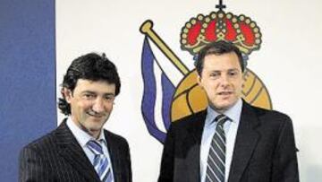 <b>OTRA VEZ. </b>Al igual que hace menos de un año, Fuentes presentó a Bakero, ahora como técnico.