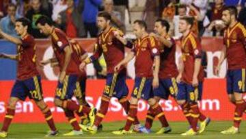 AL MUNDIAL. Los jugadores de la Selección celebran uno de los goles que marcaron el martes a Georgia en Albacete y que le sirvió para sellar el pasaporte para Brasil 14.