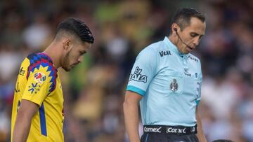 Luis Enrique Santander pitó un juego´de alta tensión, muestra de ello los dos penales que marcó en el primer tiempo, uno para cada equipo. Así opinaron los expertos.