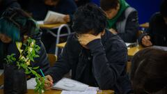 Ni calculadora ni dispositivos electrónicos: los objetos prohibidos en la PAES según el Demre