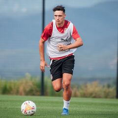 Arnau: “Mi objetivo es estar tres años con el Girona en Primera”