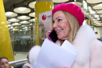 Ana Obregón en el Aeropuerto Adolfo Suárez Madrid-Barajas tras su viaje a Barcelona a 27 de Octubre de 2023 en Barcelona (España).