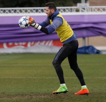 James y el Madrid se entrenan pensando en Napoli