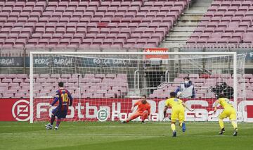 Barcelona 1-0 Cádiz | Pedri aprovechó una indecisión de la defensa y entre Iza y Salvi le acabaron derribando dentro del área. El colegiado pitó penalti. Messi engaño a Ledesma en su lanzamiento raso desde los once metros y abrió así el marcador.