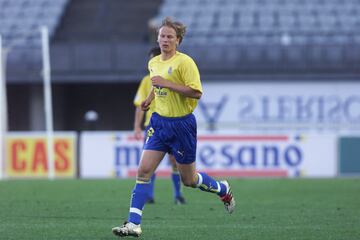 El delantero noruego tras ser el m芍ximo goleador en Noruega hizo las maletas y jug車 en Espa?a en el Numancia y en Las Palmas. Se march車 de Espa?a sin anotar un s車lo tanto.
