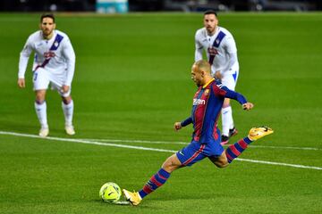 Braithwaite falla el penalti. 