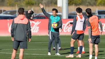 Calleja, entrenando al Villarreal para enfrentarse al Espanyol.