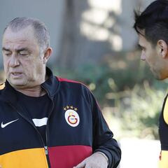 Galatasaray no arriesgará a Falcao durante cuatro semanas