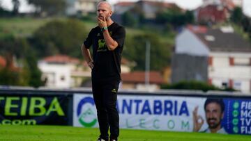 Jos¨¦ Alberto, entrenador del Racing.