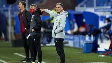 José Luis Mendilibar al frente del Alavés.