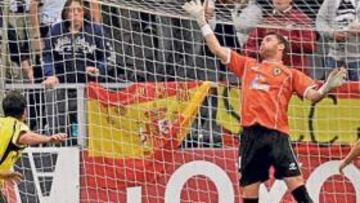 <b>DECISIVO. </b>Calatayud realizó una intervención espectacular que evitó que los tres puntos se quedaran en Castalia.