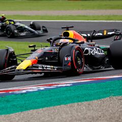 Verstappen vuelve a su sitio con Sainz y Alonso delante