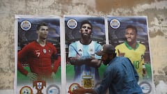 Poster de Cristiano, Messi y Neymar en Qatar.