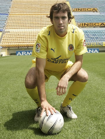 El uruguayo dio el salto a Europa con el Villarreal, donde llegó en 2007 y estuvo hasta 2010.