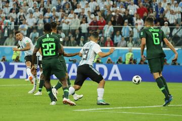 1-2. Marcos Rojo marcó el segundo gol.