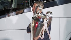 Real Madrid return home with the trophy to celebrate tonight at Cibeles