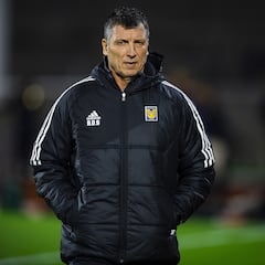 “Sería un honor dirigir Chivas”