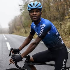 Dlamini sufre una fractura en el húmero tras la agresión de un guarda de seguridad