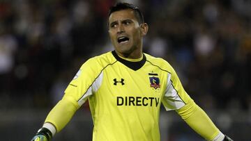 Hasta última hora será esperado Justo Villar para enfrentar a Santiago Wanderers. De no llegar, Álvaro Salazar lo reemplazará.