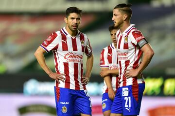 Oribe consiguió la Liga de Campeones de Concacaf 2016 y el torneo Apertura 2018 con las Águilas del América antes de su partida. Tras una serie de ausencias por lesión y tras ser relegado a un plan secundario en Coapa, el veterano delantero fichó de manera sorpresiva con Chivas de Guadalajara. Con el Rebaño no ha estado encendido y ha aportado muy poco. 