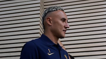 Soccer Football - Keylor Navas is presented as the new signing for Pumas UNAM - Pumas UNAM Training Center, Mexico City, Mexico - July 24, 2025 Pumas UNAM's Keylor Navas arriving to the press conference REUTERS/Henry Romero